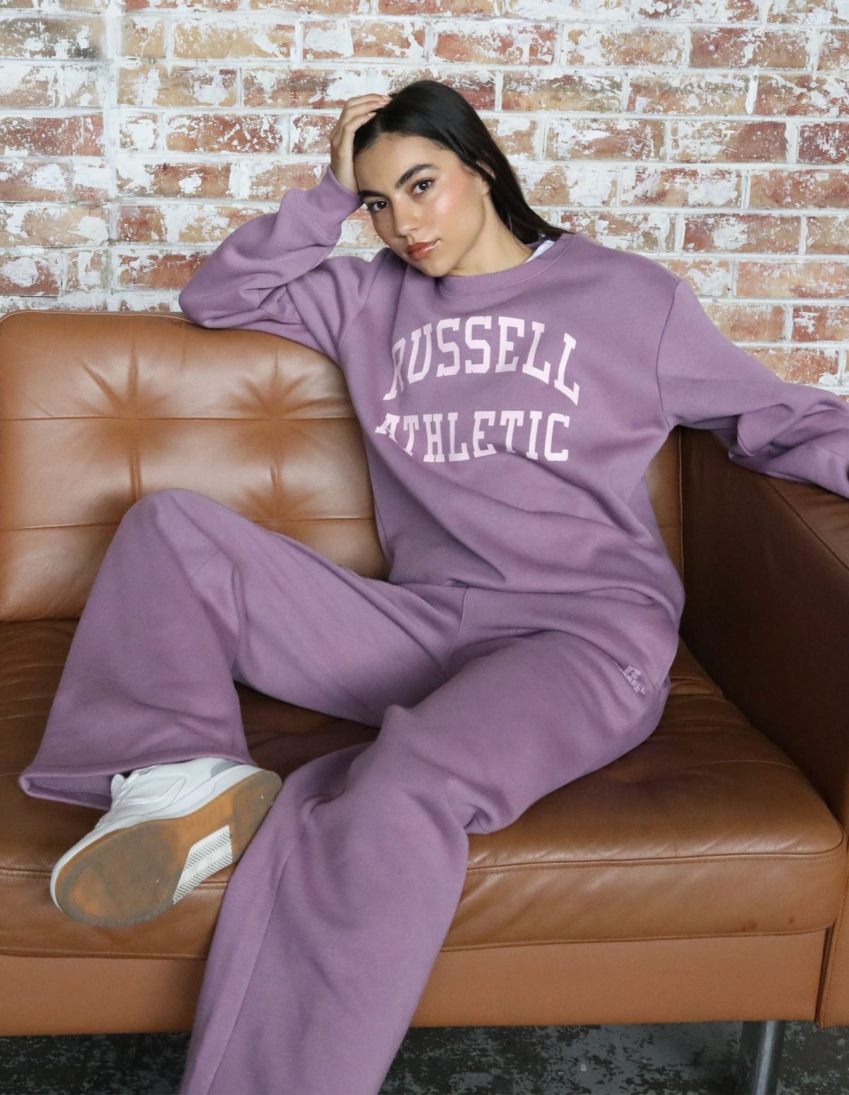 Why Wide Leg Track Pants Are Dominating the Streetwear Scene in Australia