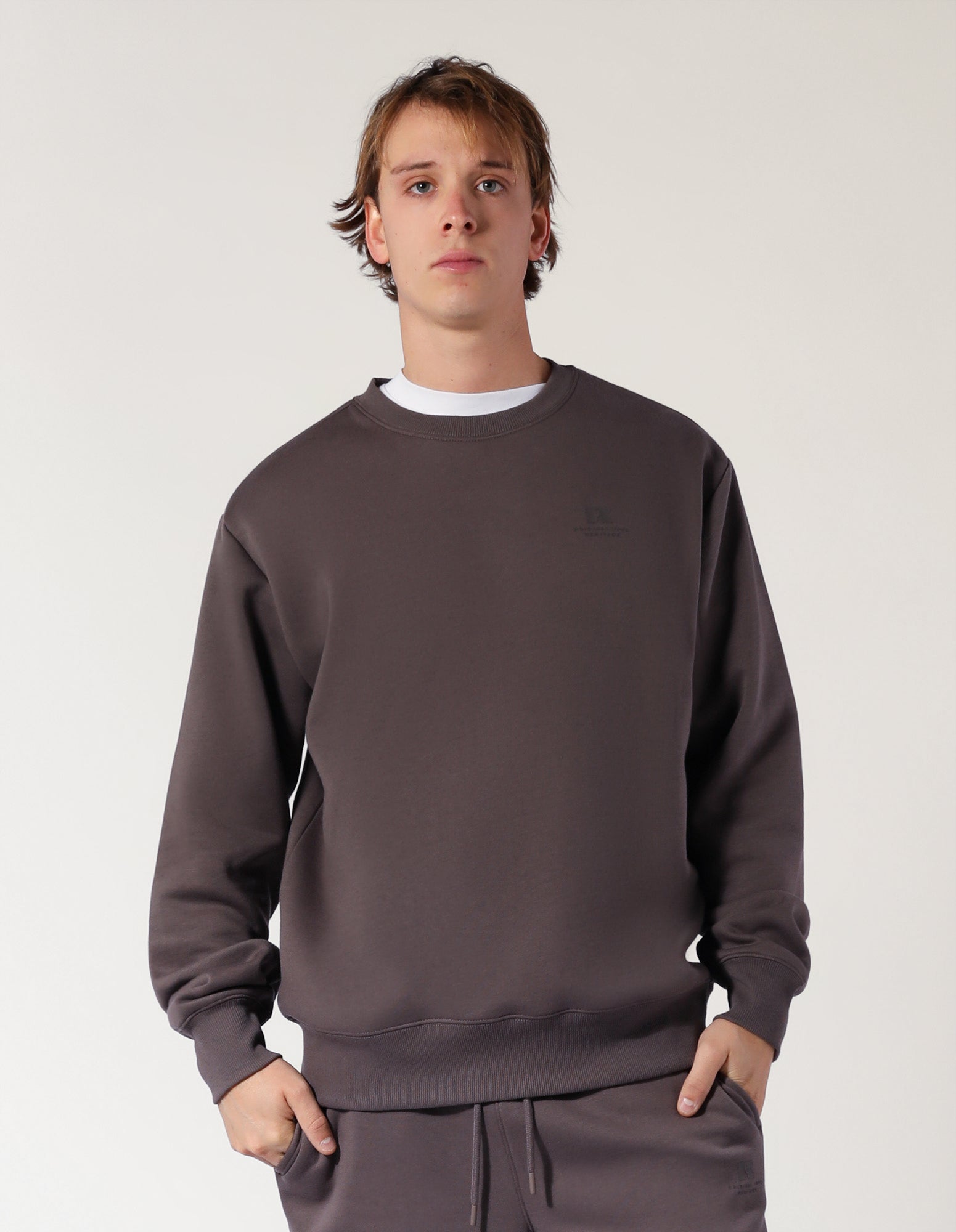 Men’s Brooklyn Crew Sweat - Peat Colour | Russell Athletic