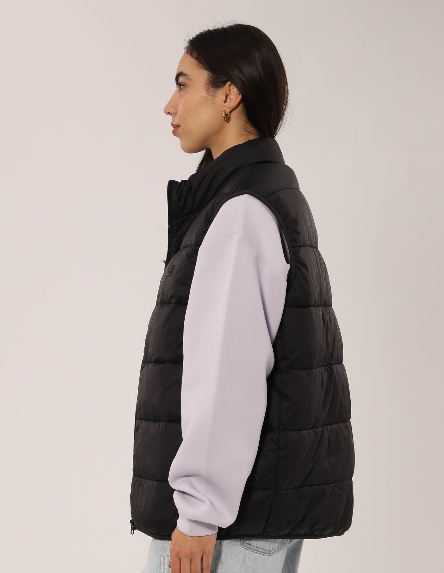 Russell Athletic Australia R Logo Lightweight Packable Puffer Vest - Black True Since 1902