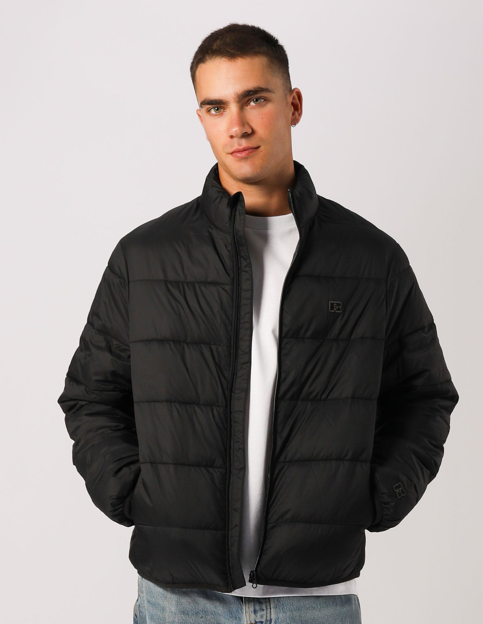 Russell Athletic Australia Unisex R Logo Lightweight Packable Puffer Jacket - Black True Since 1902