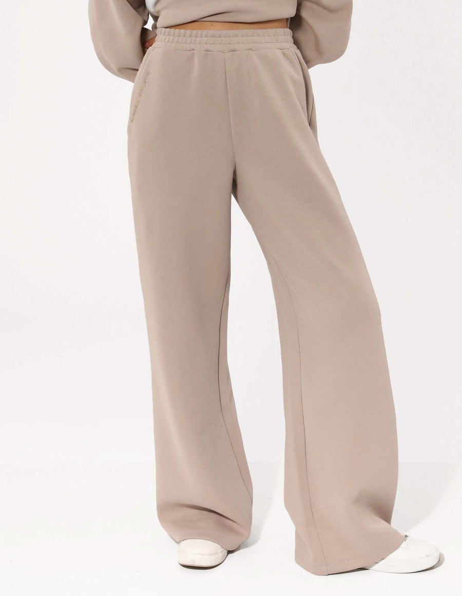 Russell Athletic Australia Women's R Tech Leisure Wide Leg Track Pant - String True Since 1902